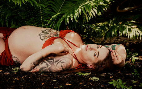 suicidekittenxxx model perfect photo