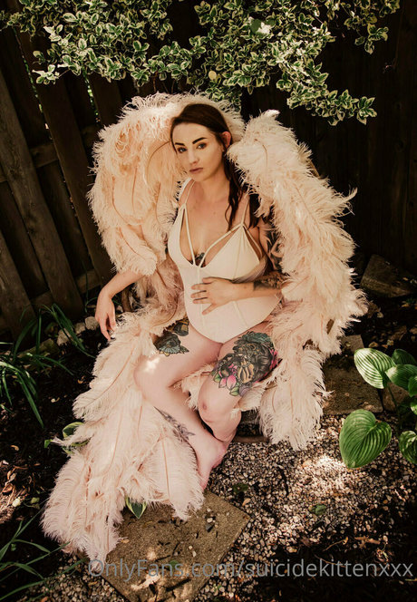 suicidekittenxxx model erotic images
