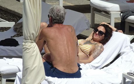 lesbian anal strapon onlyfans free sexy images