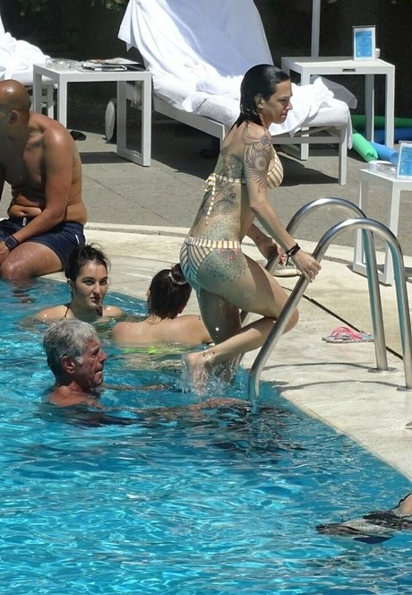 Asia Argento nudes pornstar gallery