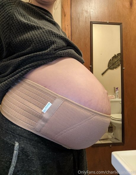 charliesanangel xxx pornstar photo