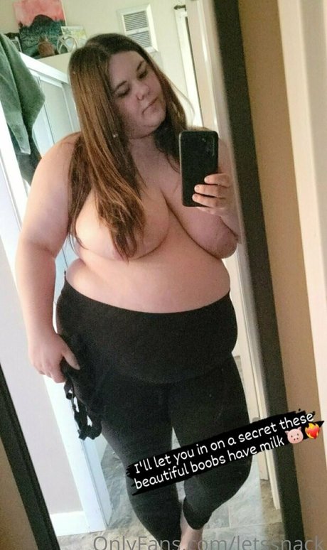 letssnack exclusive actress pic