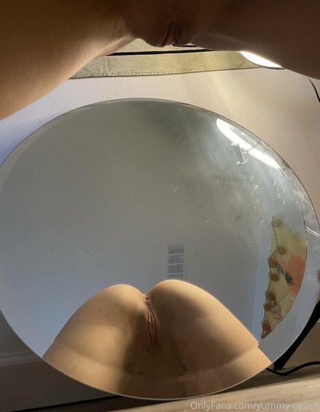 yummy peach exclusive pornstar images