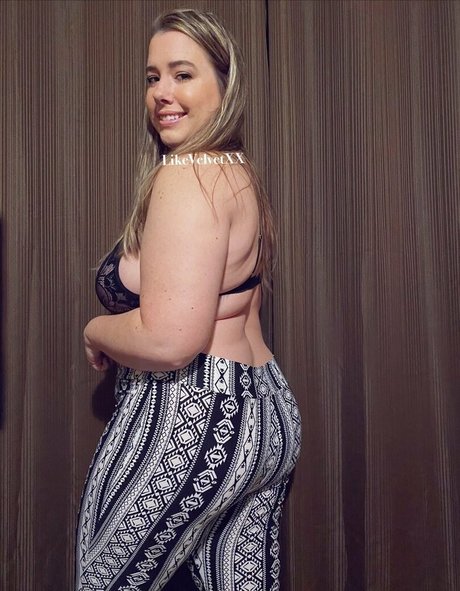 redvelvetxx top pornstar img