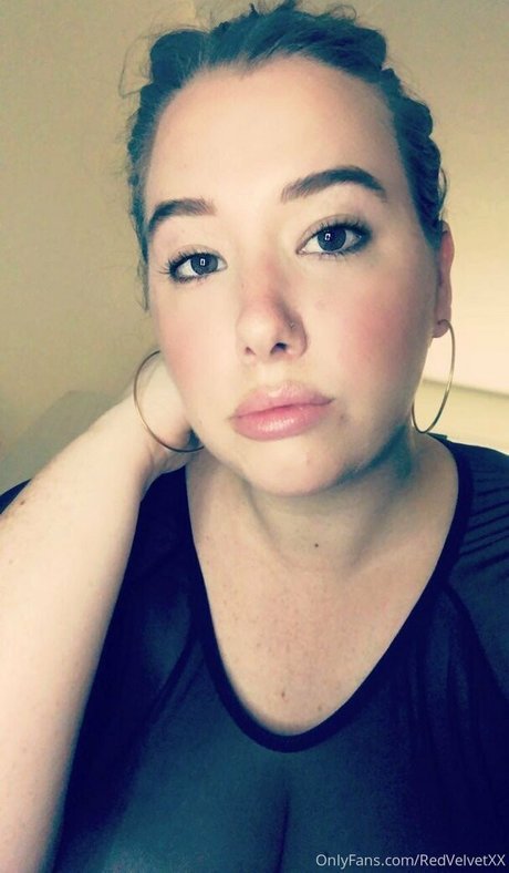 redvelvetxx nice pornstar photo