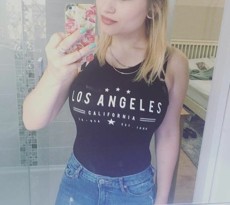 shemale blowjob onlyfans free nude image