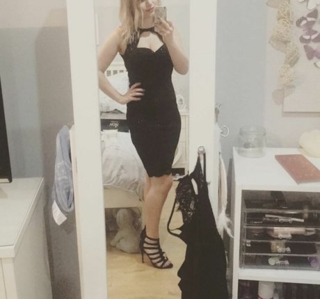 Honey And Sulphur hd actress pictures