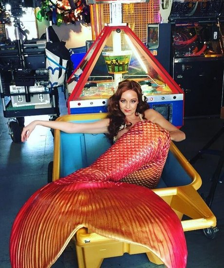 Lindy Booth star top img