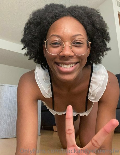 blackandyellownsfw pornographic actress pic