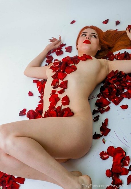 babe brunette onlyfans hot naked image