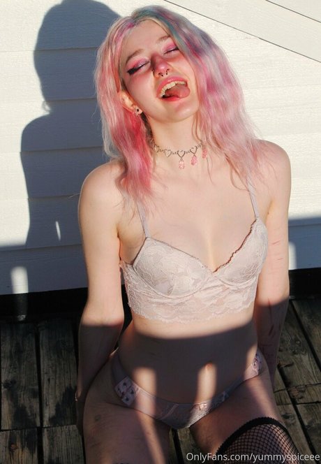 hooters onlyfans free sexy photo