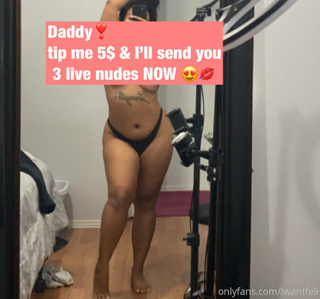 iwantfeli pornstar naked pic