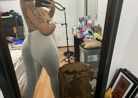 iwantfeli star naked images