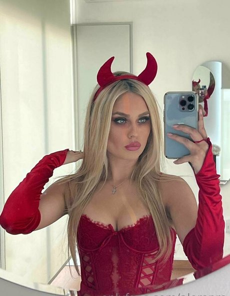 Aleropre model hot photo