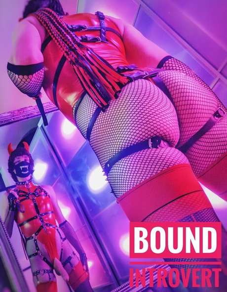 BoundIntrovert art star pic