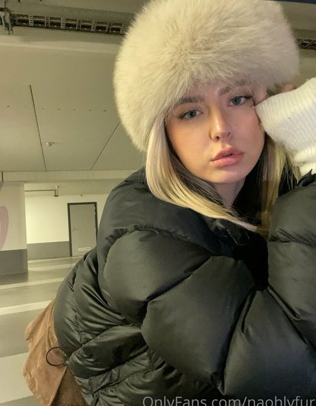 naohlyfur model free gallery