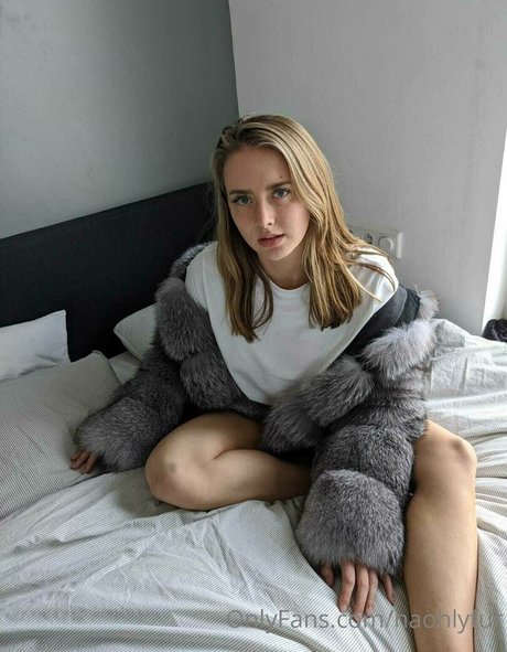 naohlyfur art model pics