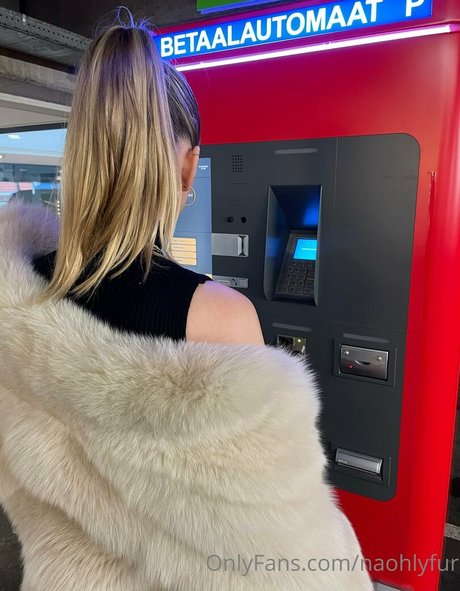 naohlyfur model hot photo