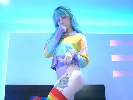 vekha k model nude photo