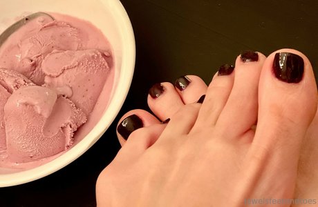 jewelsfeetandtoes pornstar pic