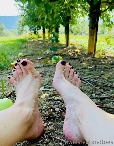 jewelsfeetandtoes star erotic archive