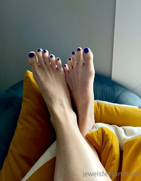 jewelsfeetandtoes art pornstar picture