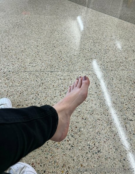 jewelsfeetandtoes model hot photo