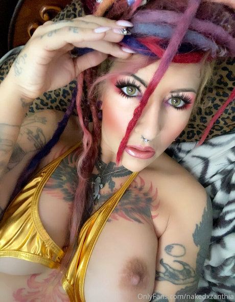 nakedxzanthia model top pic