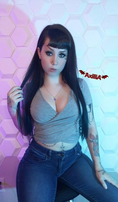 axillia pornstar hot img