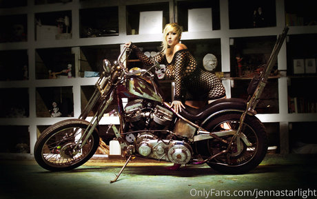 jennastarlight xxx model image