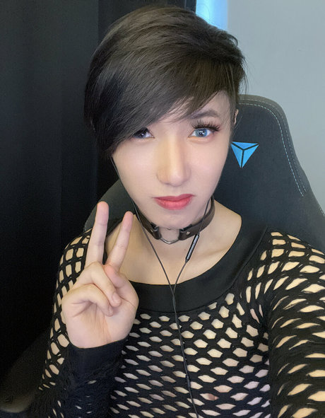 jessicaaoki model art galleries