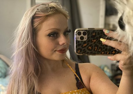 sototally free star pic