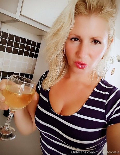 chubby redhead onlyfans hot naked photo