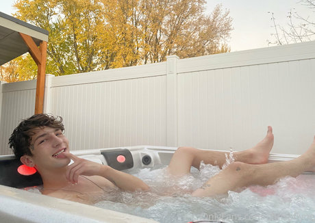 chrisoflyng sex model pic