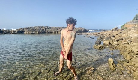 chrisoflyng pretty pornstar image