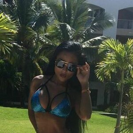 iamhienhoneybee sexy model gallery