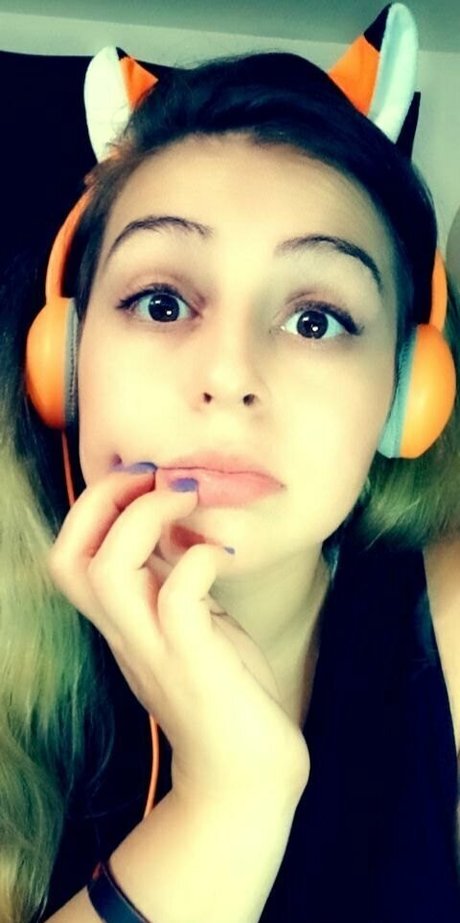 misslunamagic top actress pics