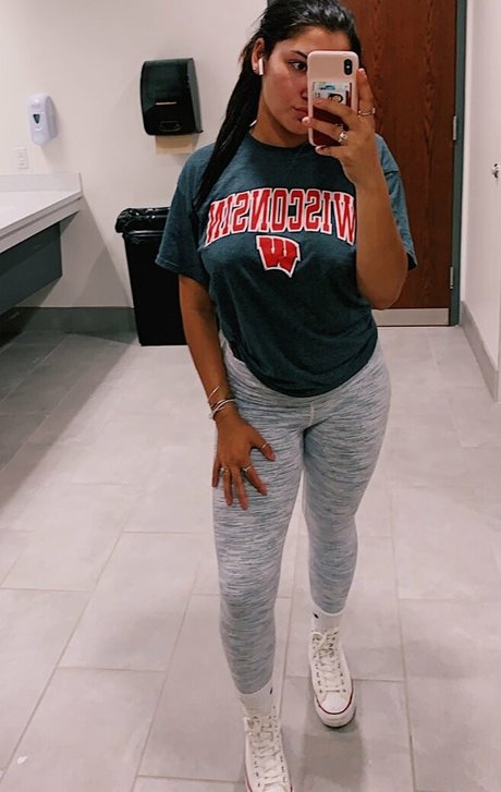 Hannah M sexy actress photos