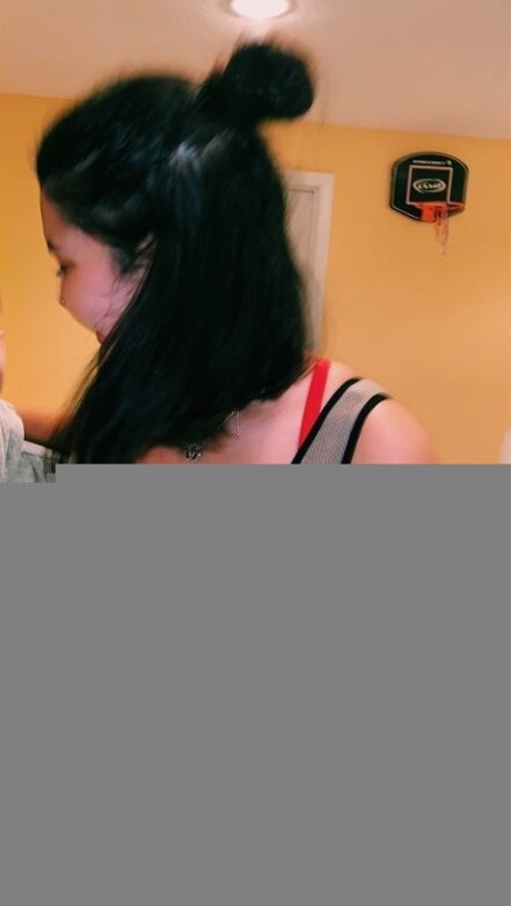 Hannah M sexy actress galleries