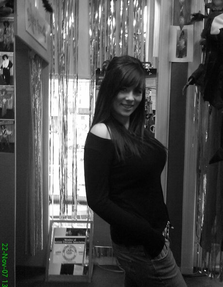 skinny blonde milf onlyfans top picture