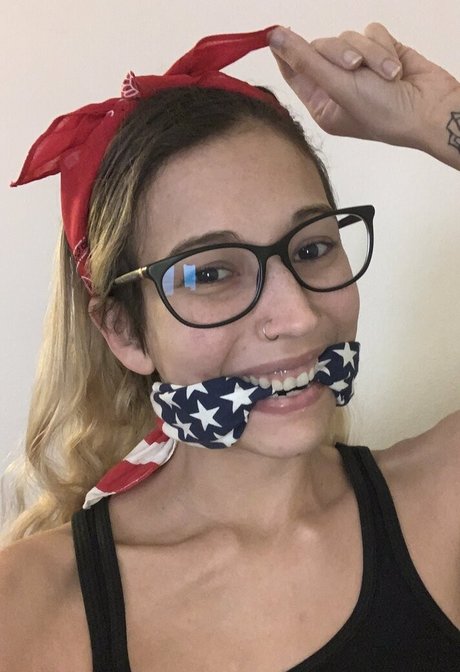 realgarnetrose star pic