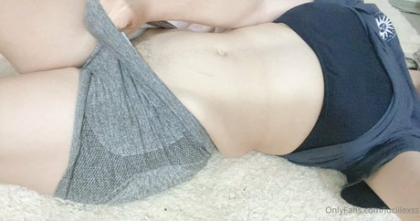 sexy mom onlyfans naked pictures