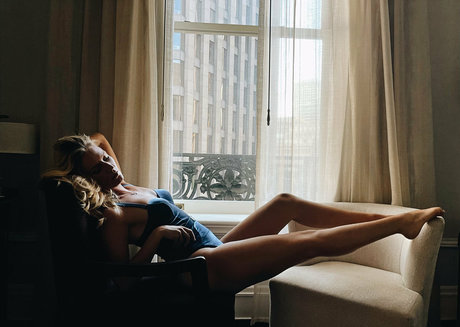 monawalesxxx exclusive model photos