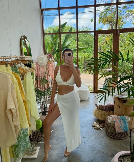 Ariel Kahana star beautiful photo