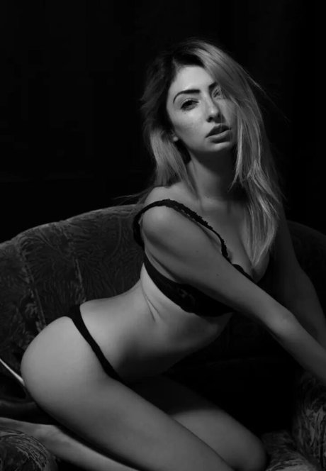 Daniela Bar art star photos