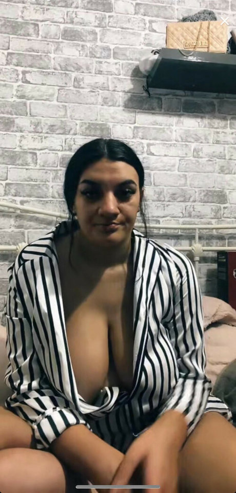 Chloe Whitham nudes actress pics