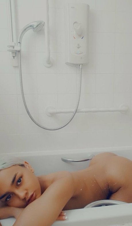 bluelah3 Quick photo