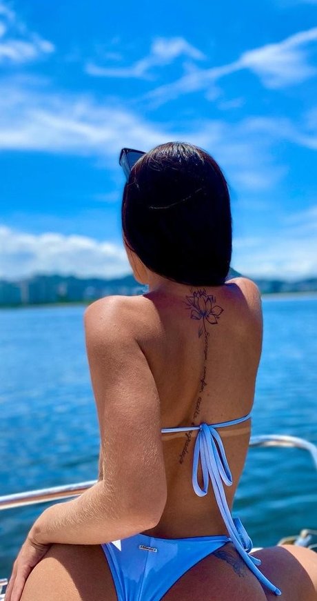 Larissa Chaves pretty star images