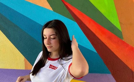 Vittoria Rubeo erotic model image