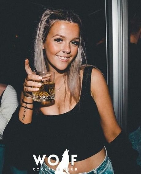 Chantelle A star pretty pic